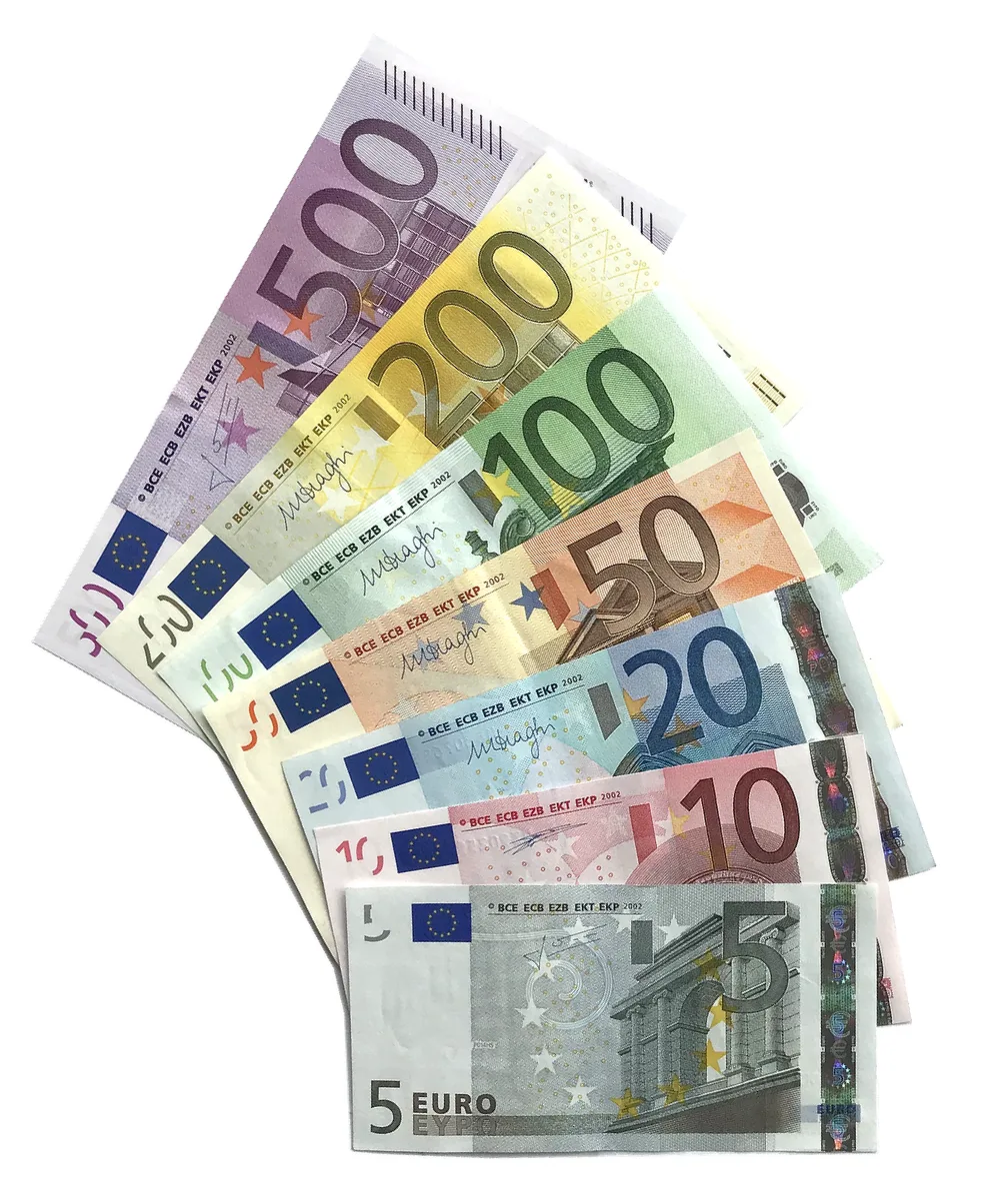 Comment se lancer investisseur immobilier : billets en euros pour constituer son apport personnel