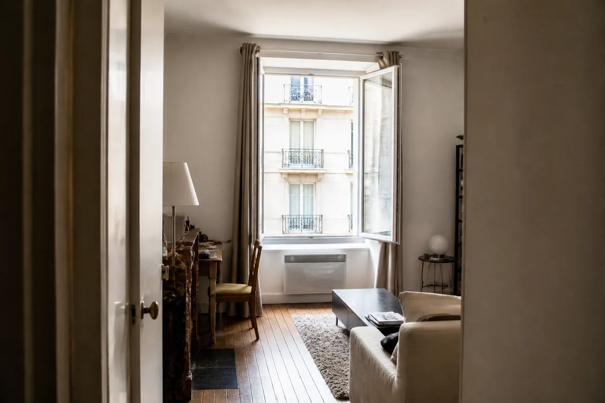 Visite réaliste d’un appartement destiné à l’investissement locatif dans un quartier résidentiel français