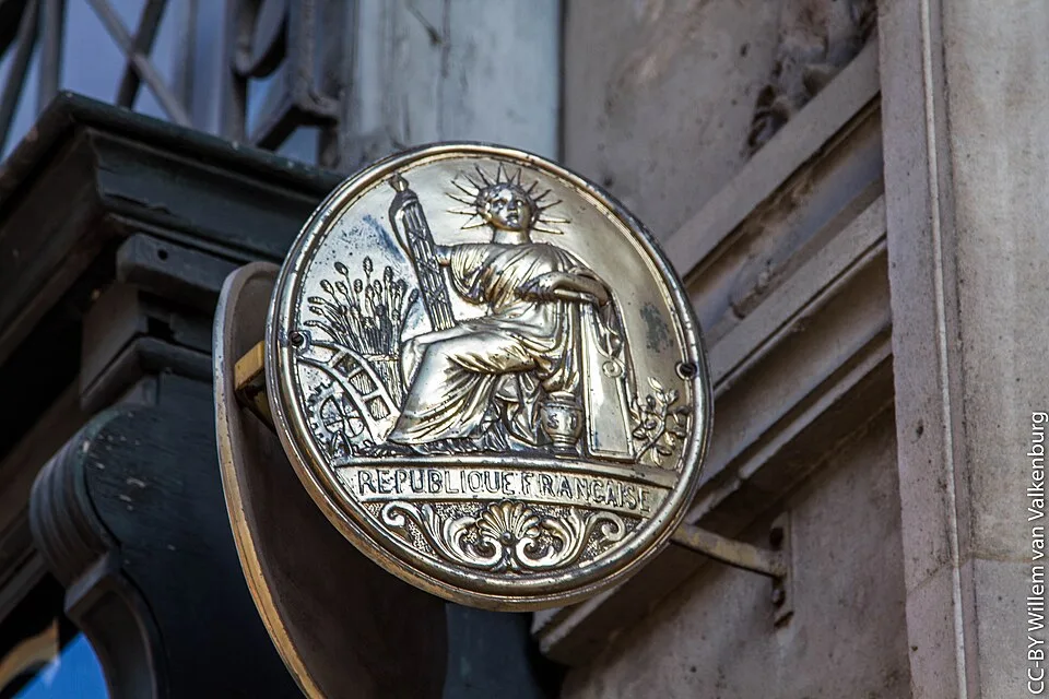 Panonceau d’office notarial pour choisir son statut fiscal d’investisseur immobilier